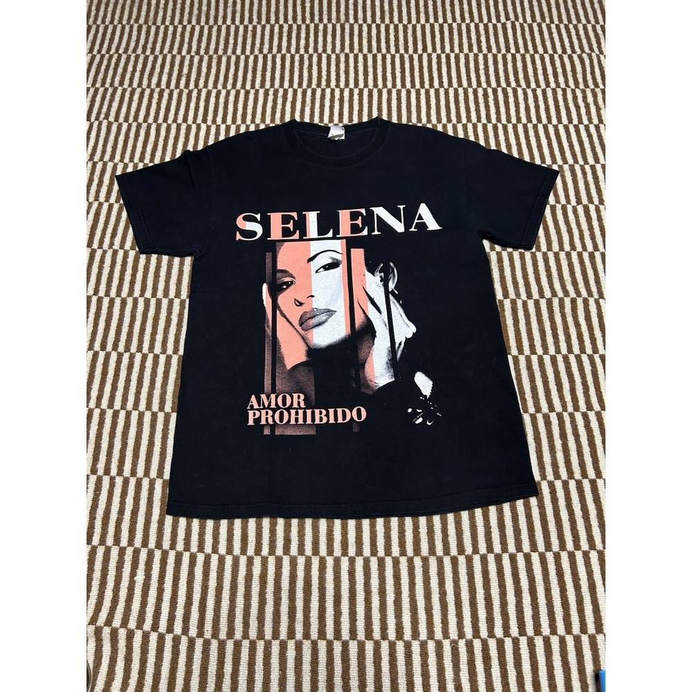 Vintage Selena Singer Amor Prohibido Black Band T Shirt Size Medium Pink